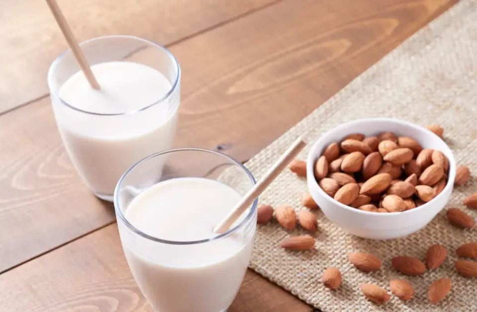 Benefici del latte di mandorle senza zucchero